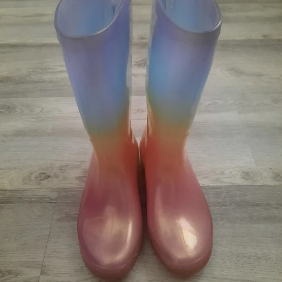 Girls Rainbow Gradient Rain Boots - Picture 3 of 9